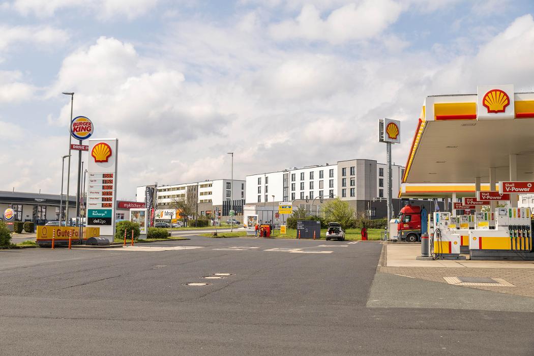 Shell Recharge Charging Station in Rosbach vor der Höhe - Logo