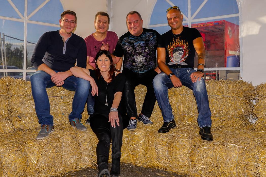 MIKESCREW Partyband, Bruno Seitz-Wohnpark in Teesdorf