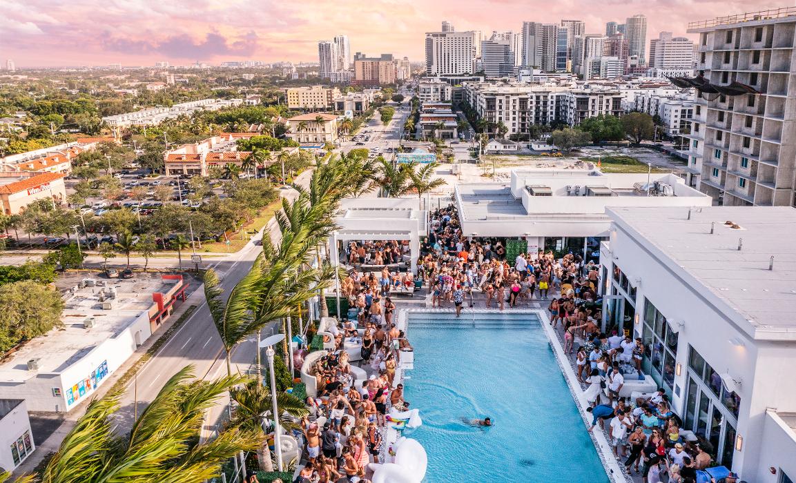 The Easton Rooftop Pool & Lounge - Fort Lauderdale, FL