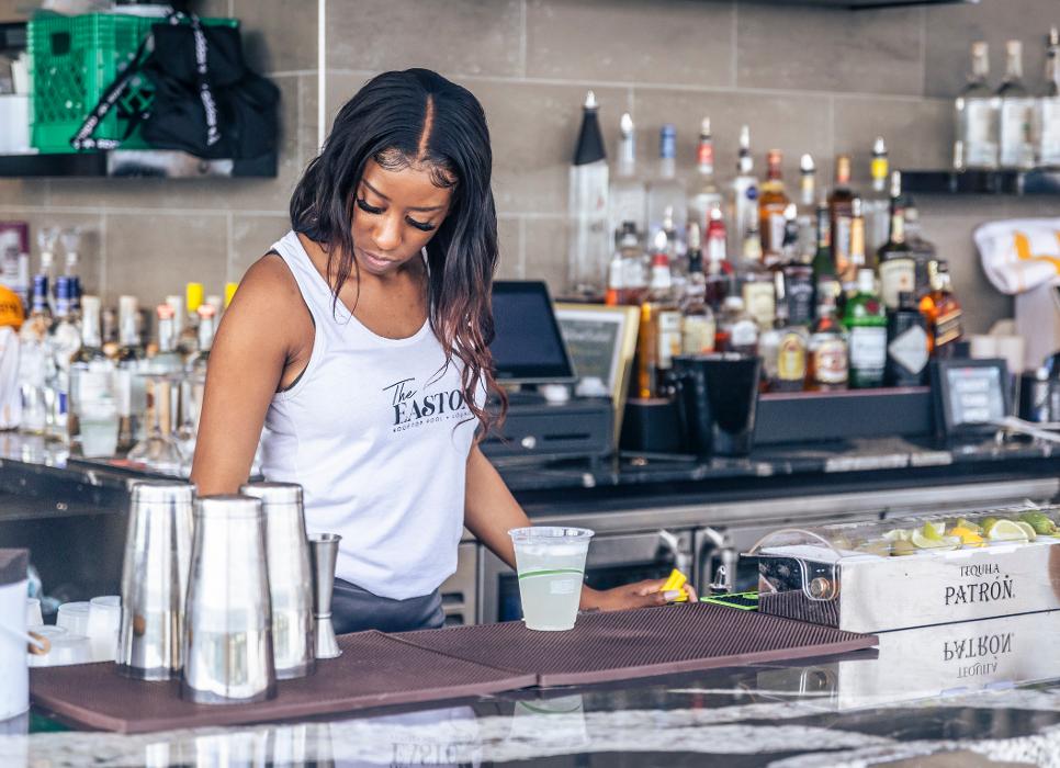 The Easton Rooftop Pool & Lounge - Fort Lauderdale, FL