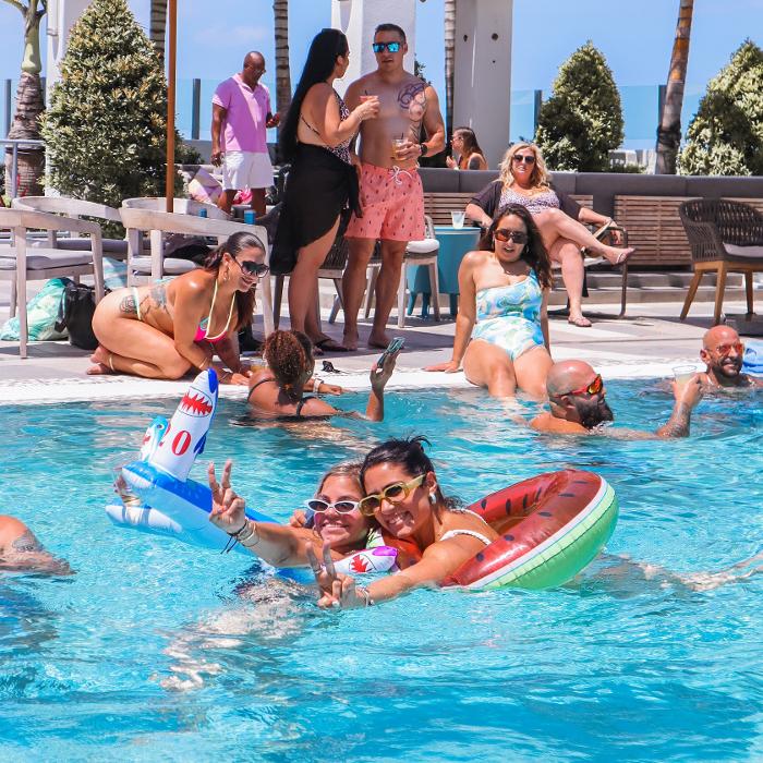 The Easton Rooftop Pool & Lounge - Fort Lauderdale, FL