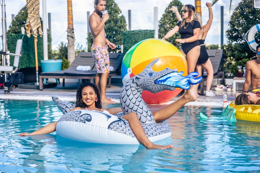 The Easton Rooftop Pool & Lounge - Fort Lauderdale, FL