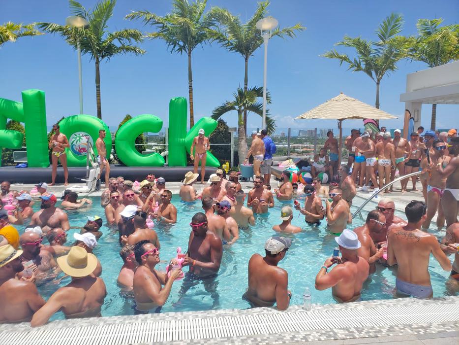 The Easton Rooftop Pool & Lounge - Fort Lauderdale, FL