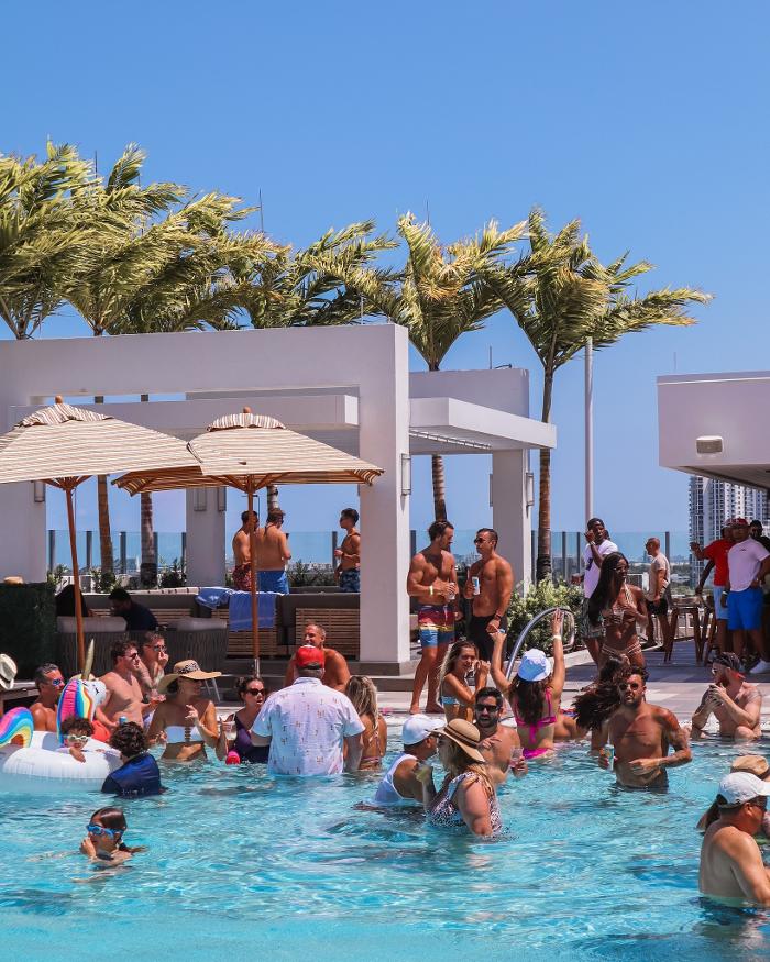 The Easton Rooftop Pool & Lounge - Fort Lauderdale, FL
