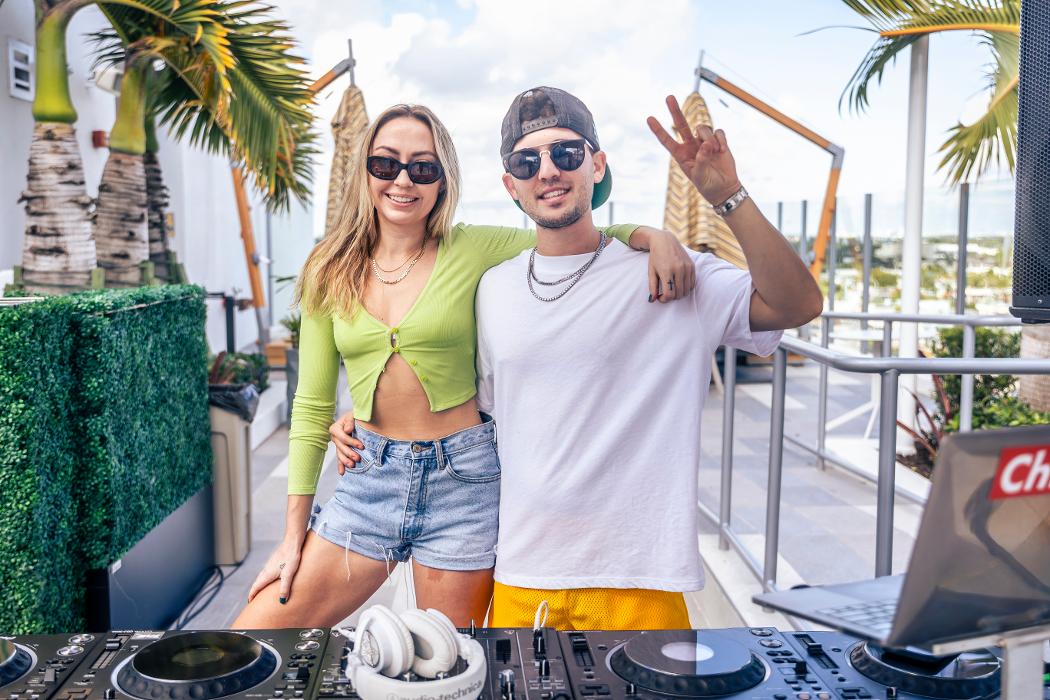 The Easton Rooftop Pool & Lounge - Fort Lauderdale, FL