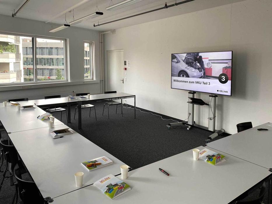 BLINK Fahrschule Oerlikon Auto Fahrstunden, Motorrad Grundkurse, VKU, Otto-Schütz-Weg in Zürich