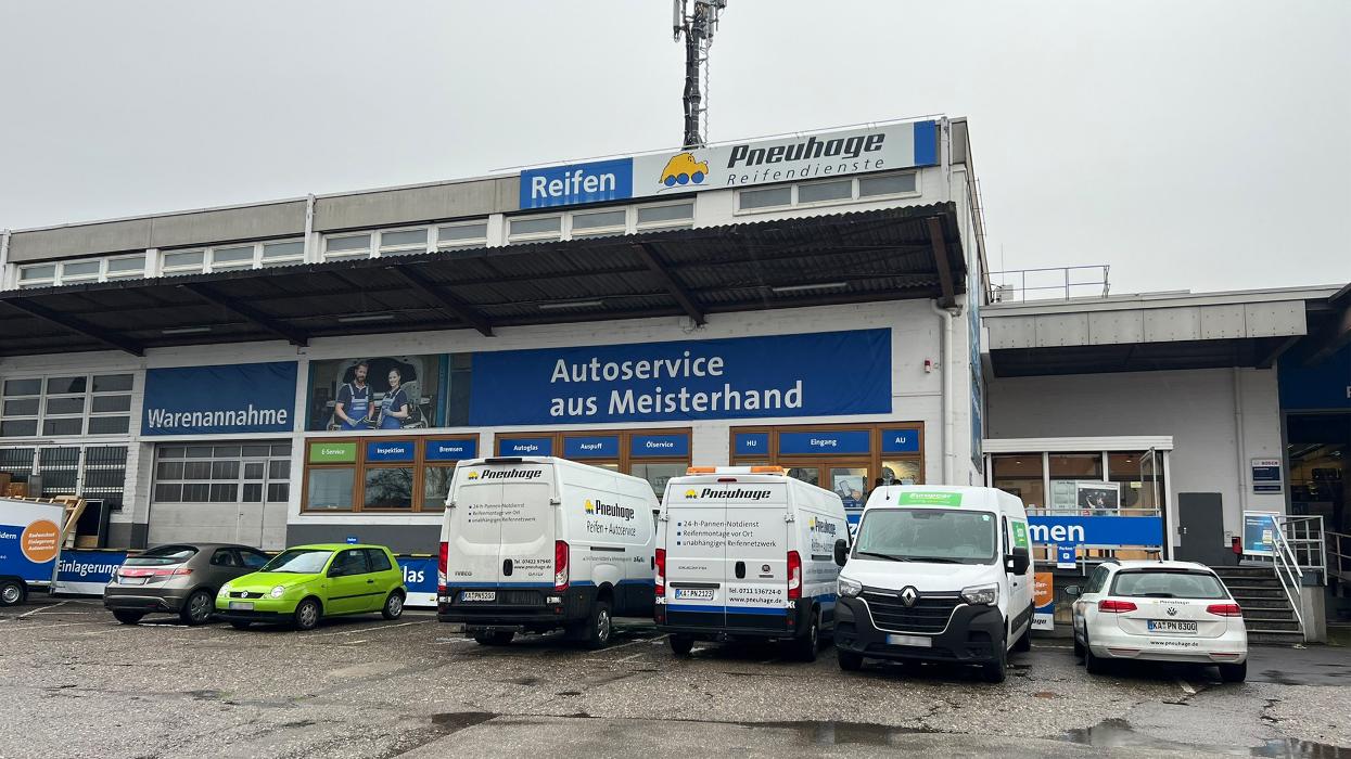 Pneuhage Reifen und Autoservice, Zahn-Nopper-Straße in Stuttgart
