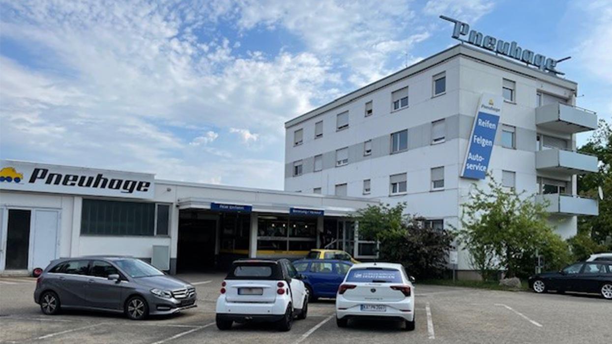 Pneuhage Reifen und Autoservice, Waltershofener Straße in Freiburg im Breisgau