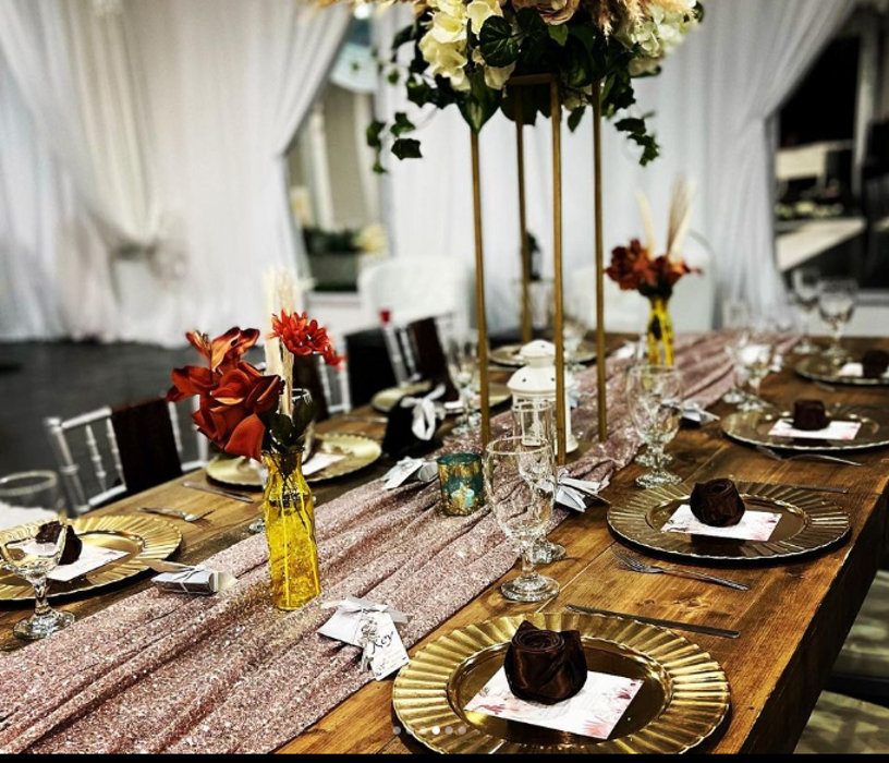 Queen Royal - Mesa, AZ