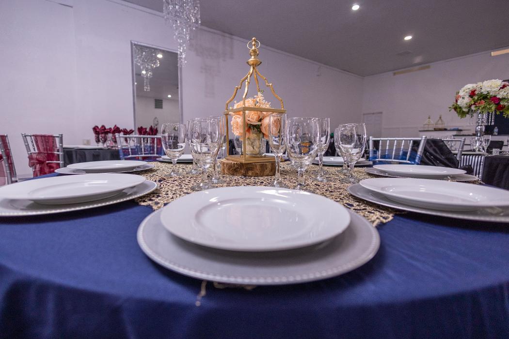 Queen Royal - Mesa, AZ