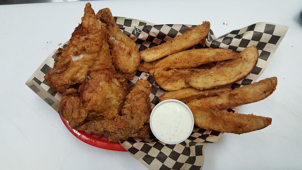 Chico Pizza & Chicken - Bremerton, WA