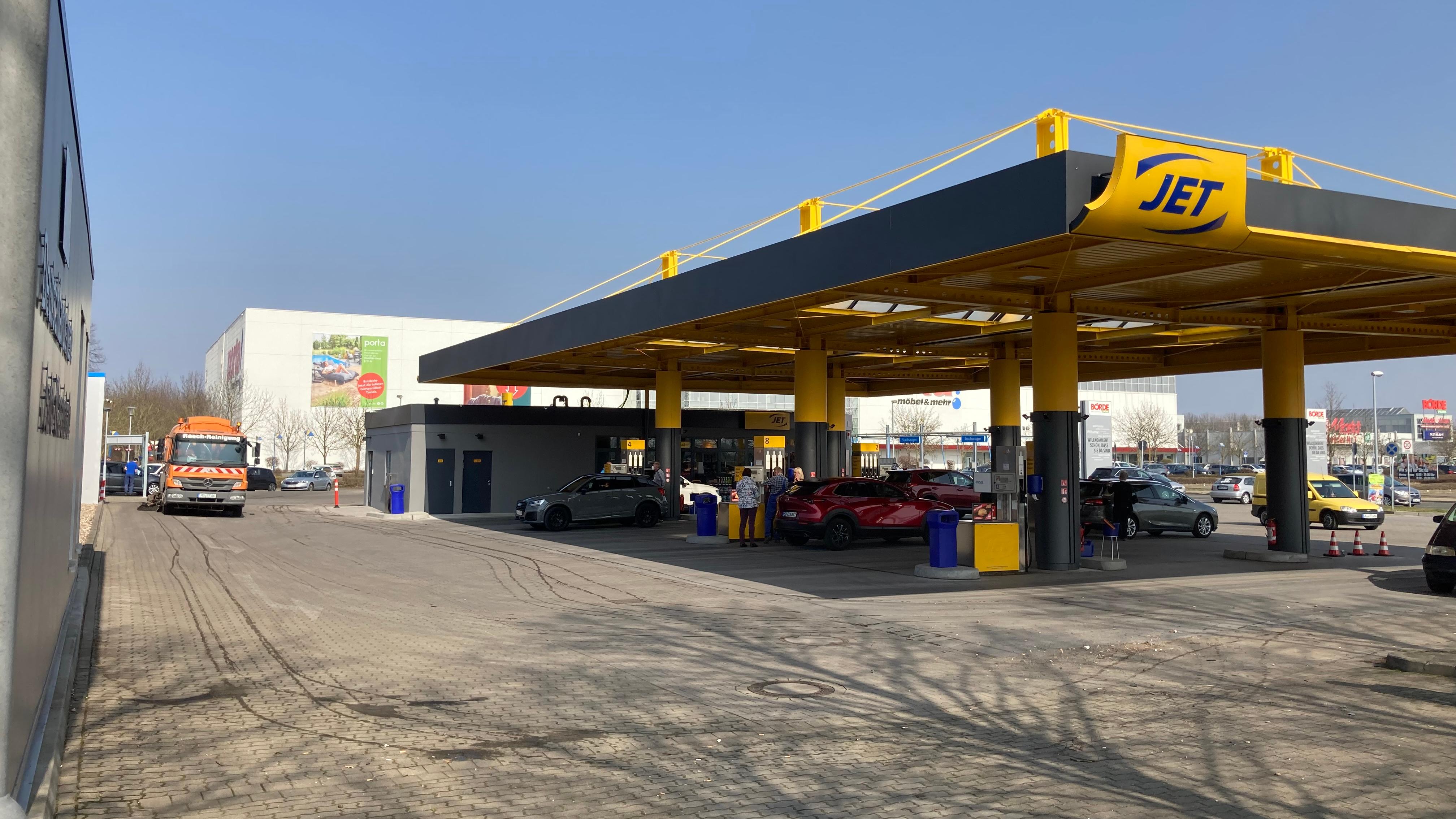 JET Tankstelle, Salbker Chaussee in Magdeburg