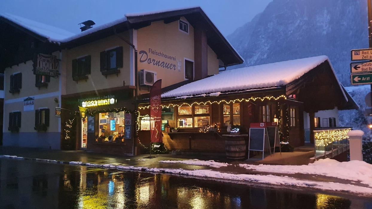 Metzgerei & Imbiss Dornauer Unken, Niederland in Unken