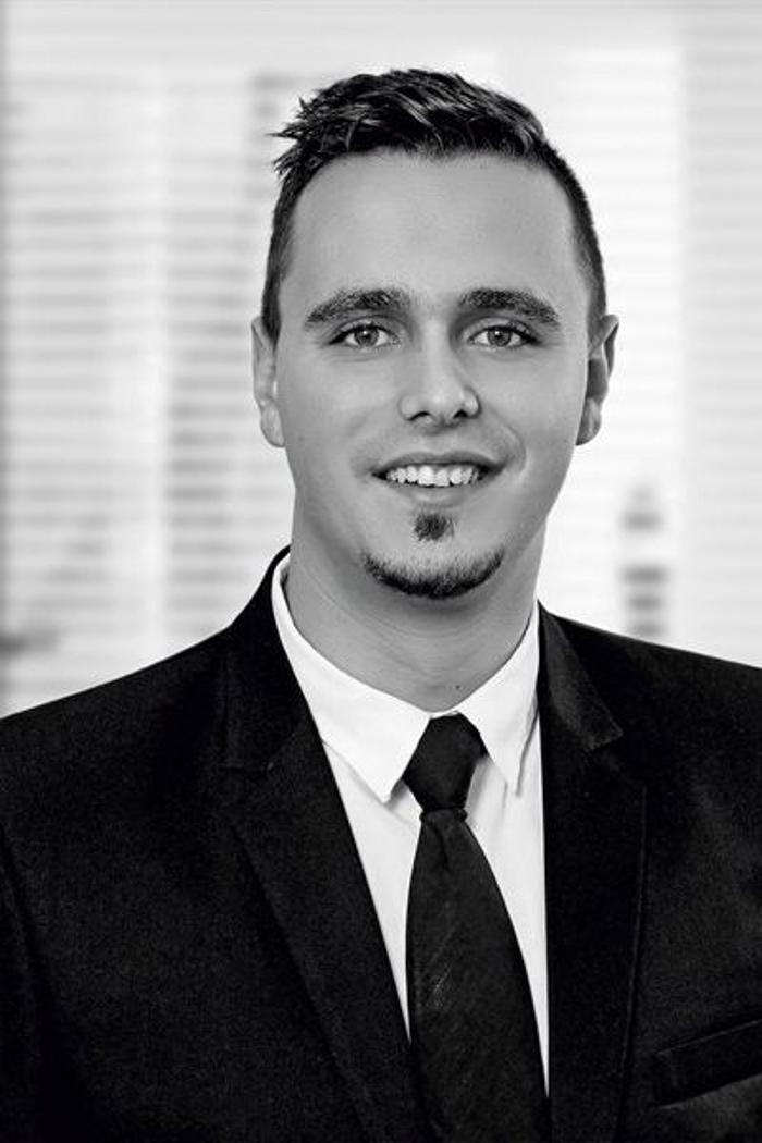 ERGO Versicherung Tamás Tarnai, Hauptstraße in Unterschleißheim