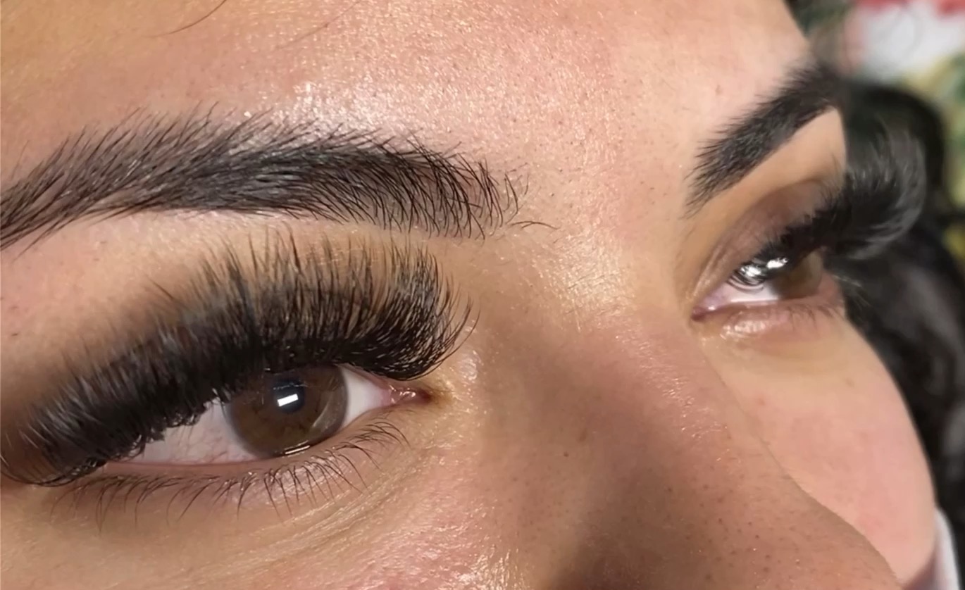  #eyelashextions #eyelashes #lashesnear #beautysalon #lasheskatytx #eyelashextensionsfulshertx #beforeandafterlashes