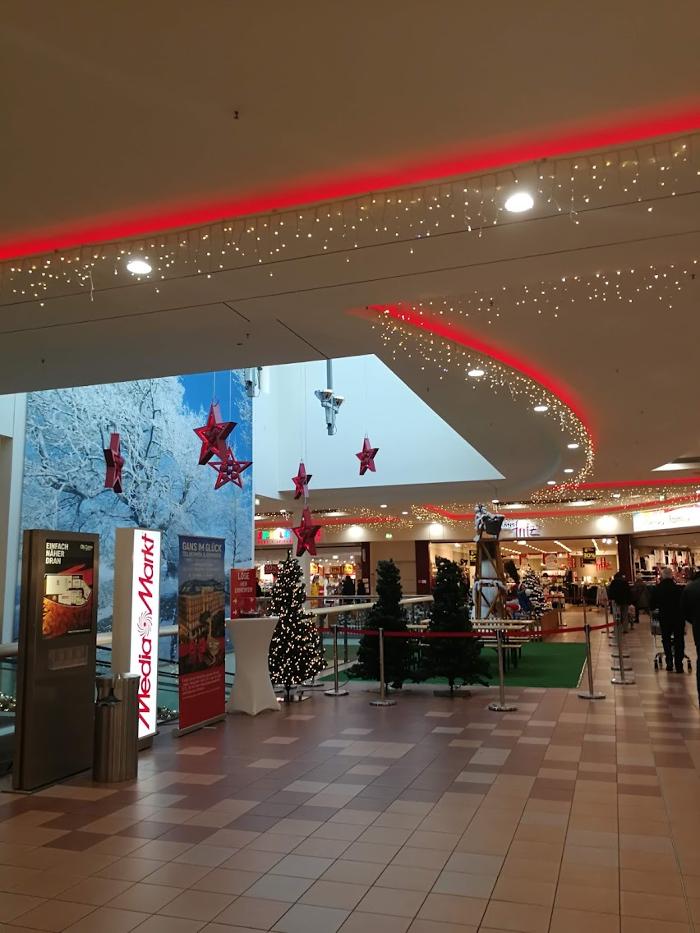 BRAWO Carree Salzgitter, Albert-Schweitzer-Straße in Salzgitter