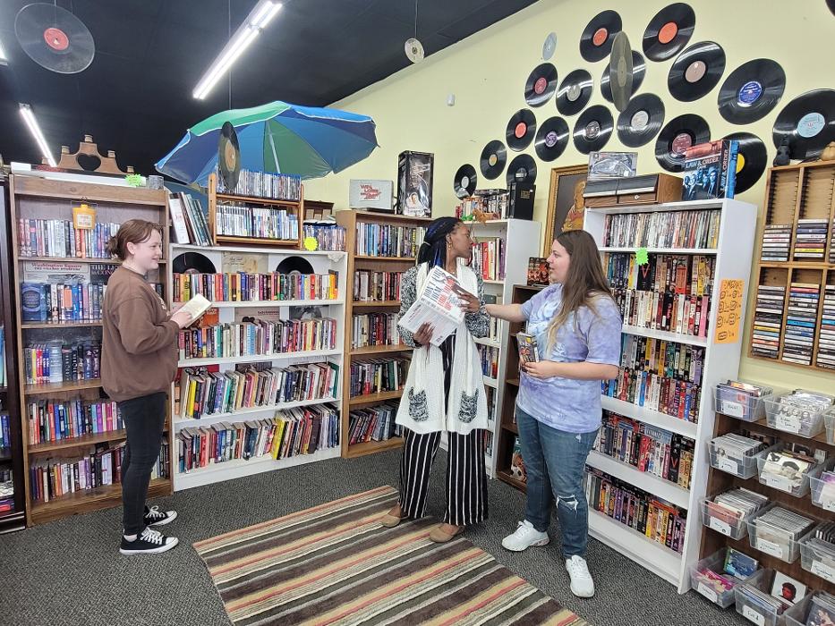 Steered Straight Too Furniture &amp; Thrift Logo