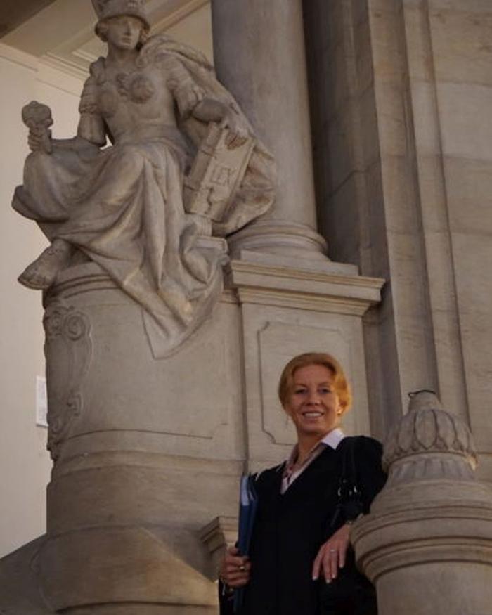 Rechtsanwältin Silke Hendrix, Clayallee in Berlin