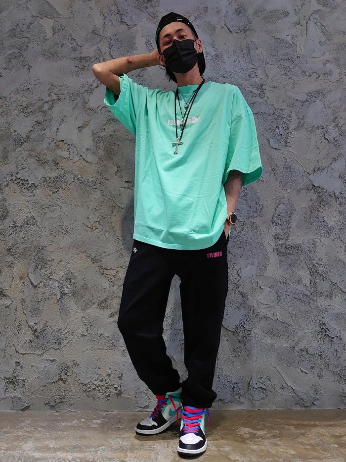 ストリート靴下 ソックスイン など最新の履き方やコーデテクを紹介