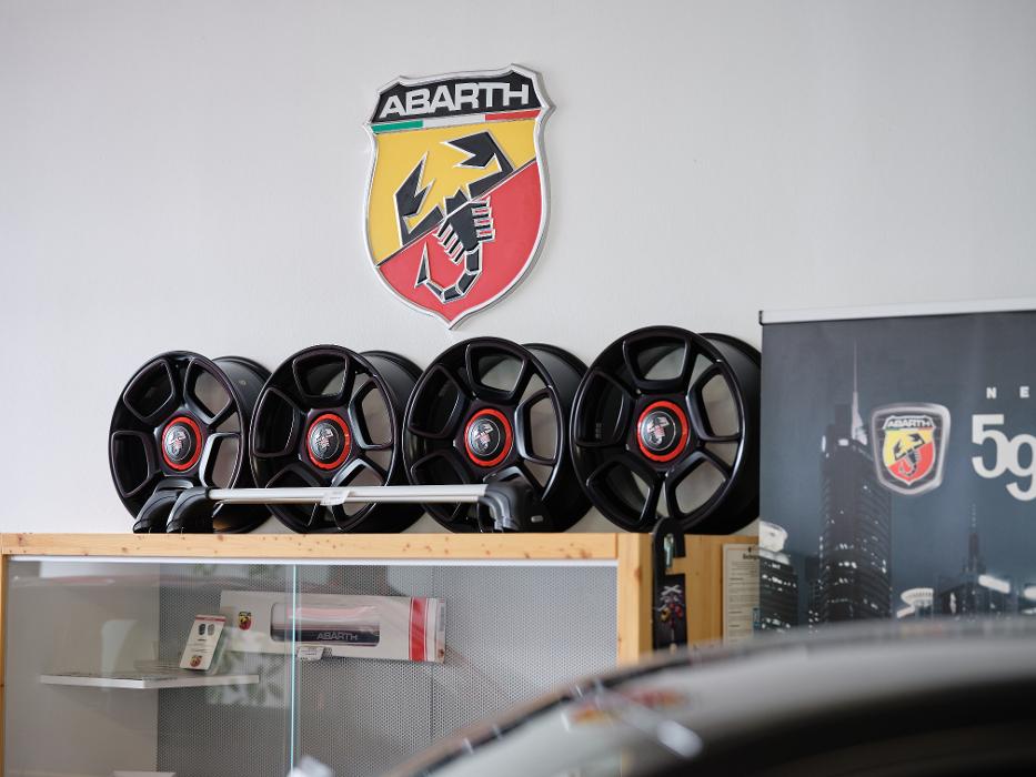 Autohaus Karl Thallinger e.U., Wiener Straße in Attnang-Puchheim