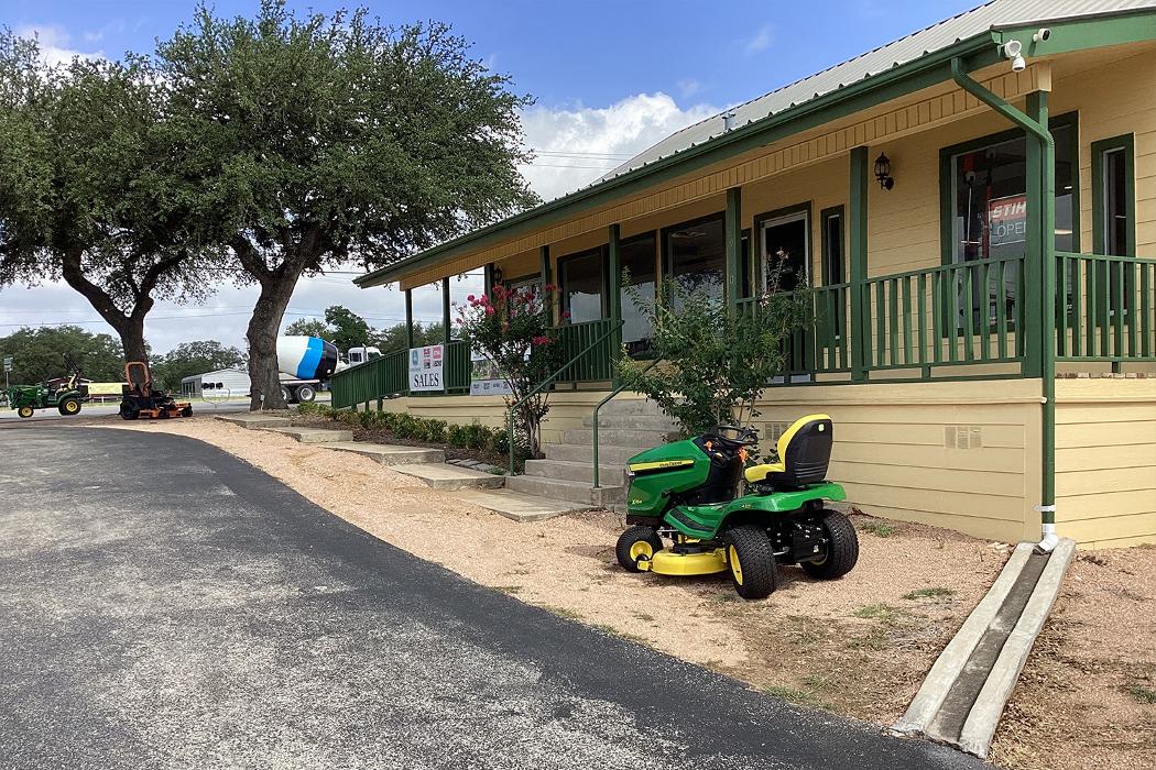 United Ag &amp; Turf Logo