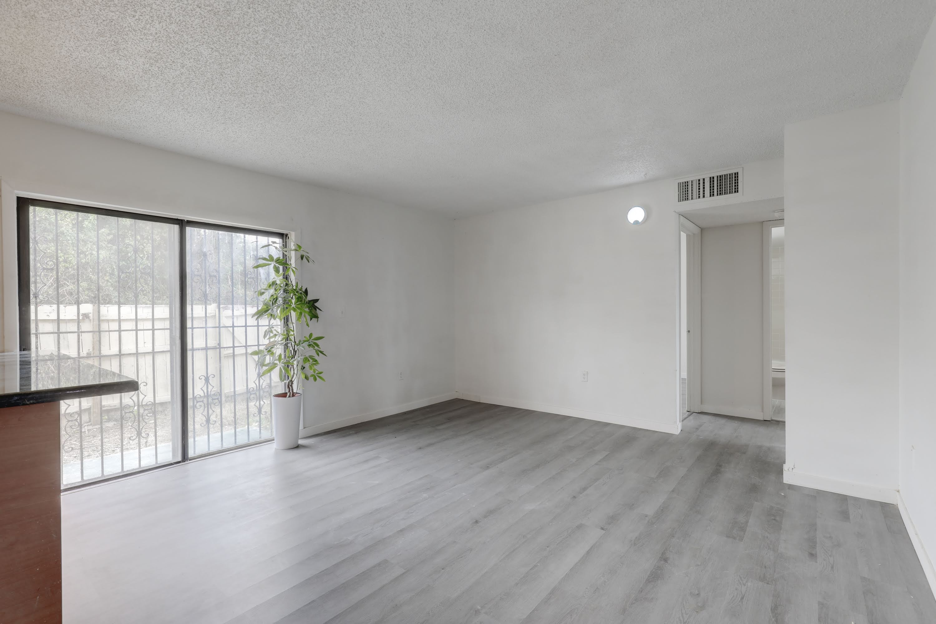 Construction Services & Repair | Flooring, Paint, House Remodeling and more Image