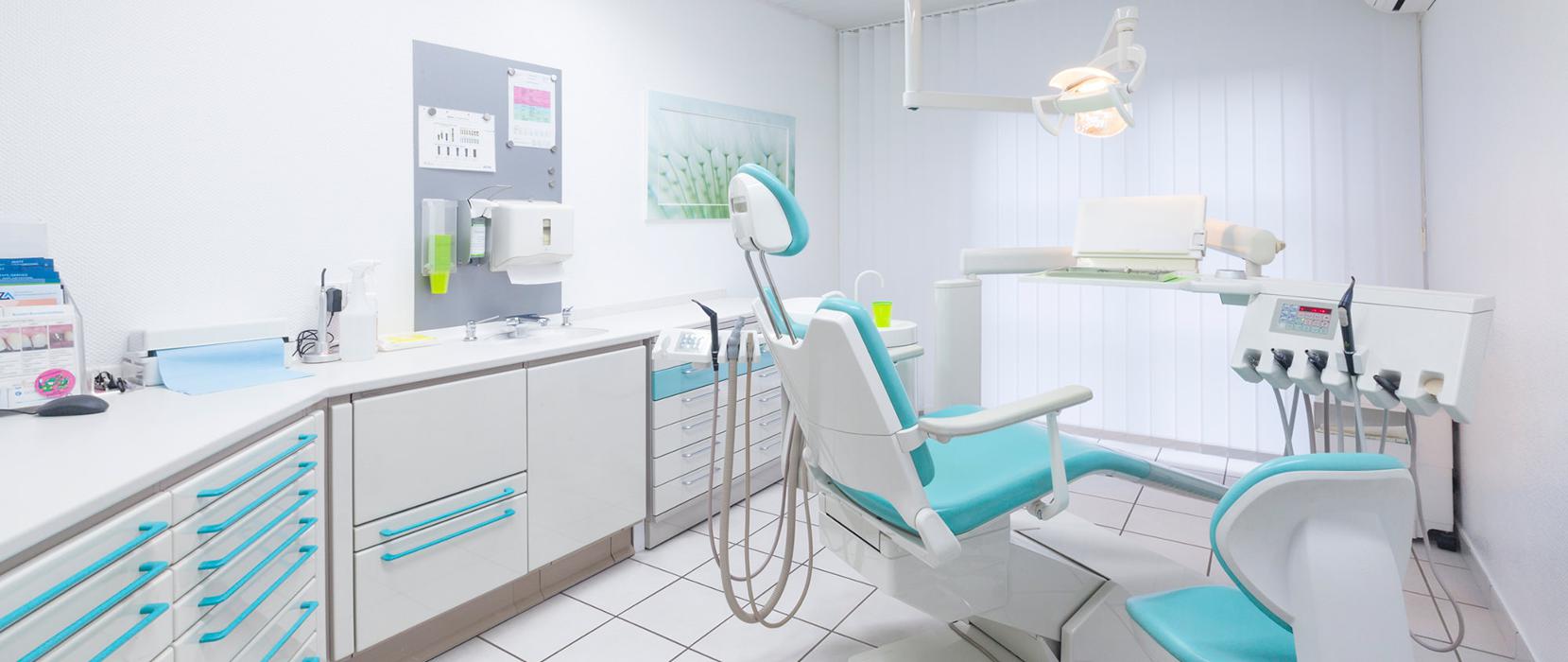 Praxis für Zahnheilkunde und Implantologie Dr. med. dent. Volker Adels, Meiringstraße in Düren