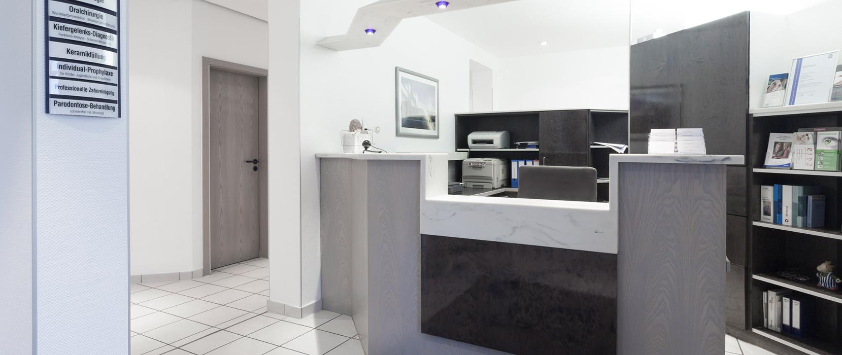 Praxis für Zahnheilkunde und Implantologie Dr. med. dent. Volker Adels, Meiringstraße in Düren