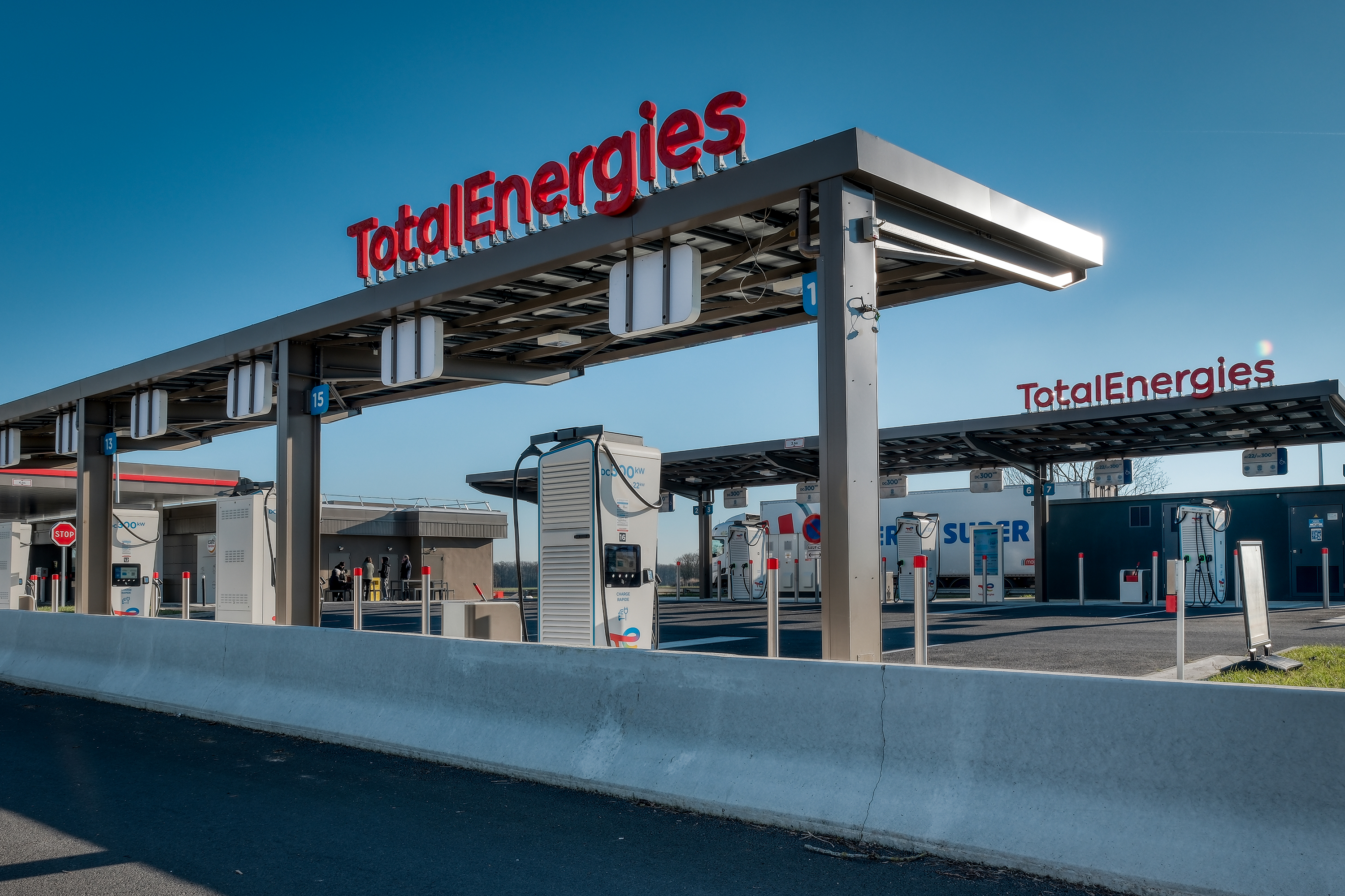 This is a picture representing NF080333 (FUELING) - RELAIS PLAINE FAVREUSE EST