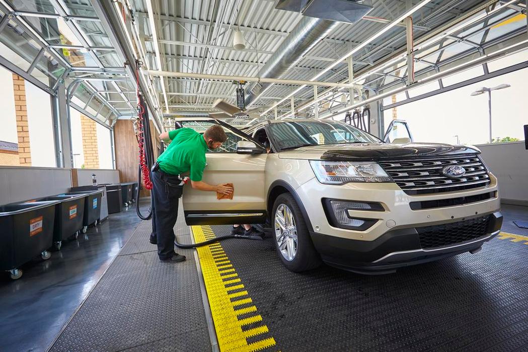 Crew Carwash - Avon, IN