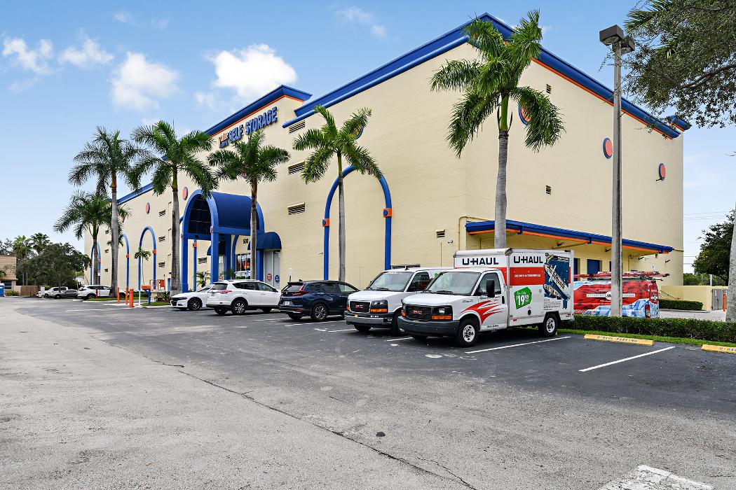 Value Store It Self Storage - Pompano Beach, FL