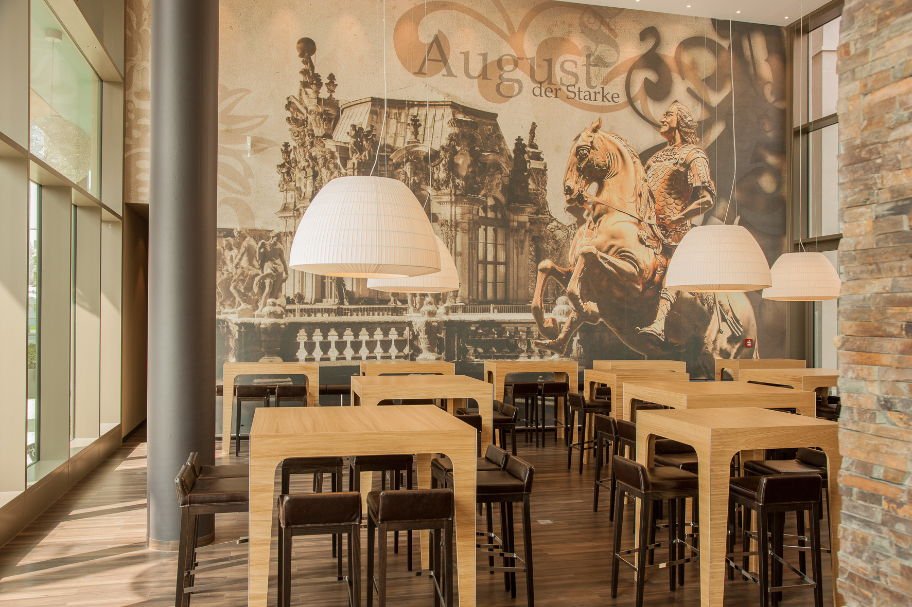 Hotel Motel One Dresden am Zwinger