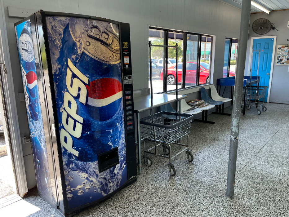 Ray's Coin Laundromat - Bradenton, FL