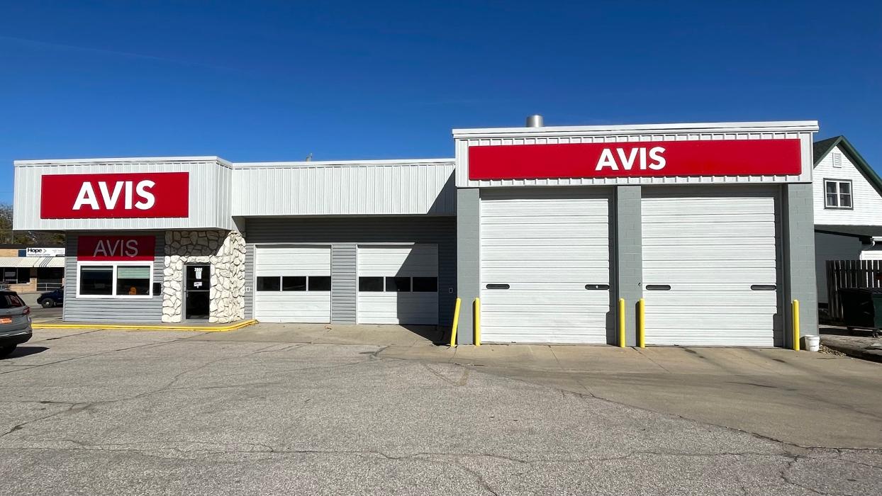 Avis Car Rental Logo