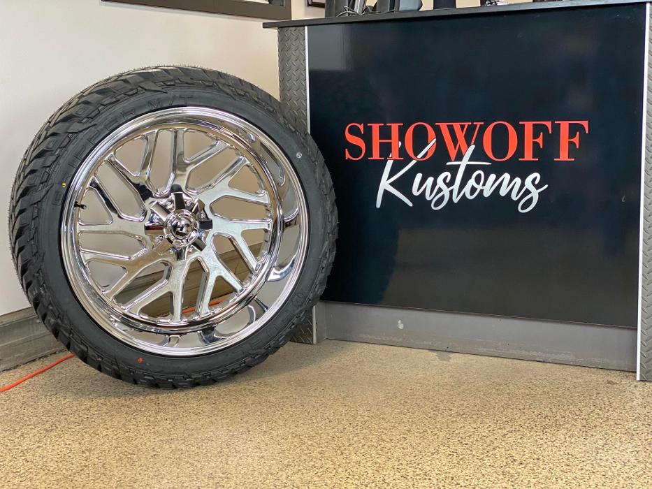 Showoff Kustoms - Des Moines, IA