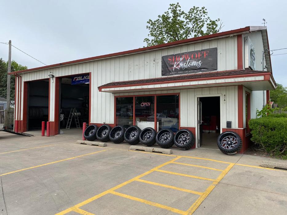 Showoff Kustoms - Des Moines, IA