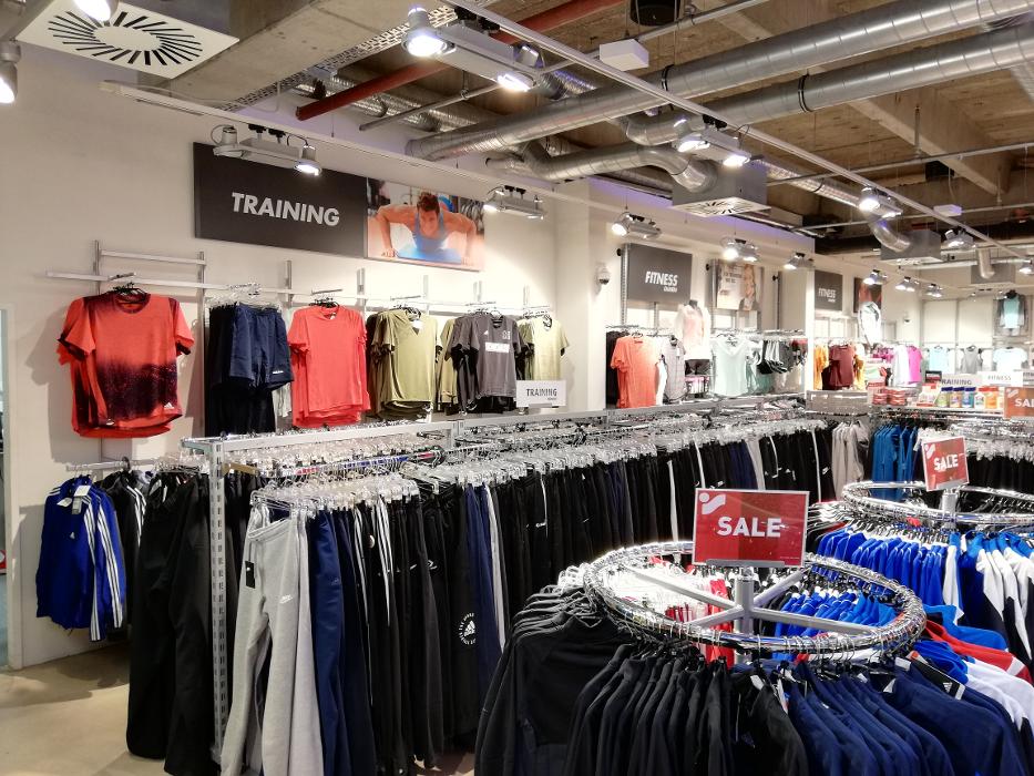 INTERSPORT Voswinkel Isenburg Zentrum, Hermesstraße in Neu-Isenburg