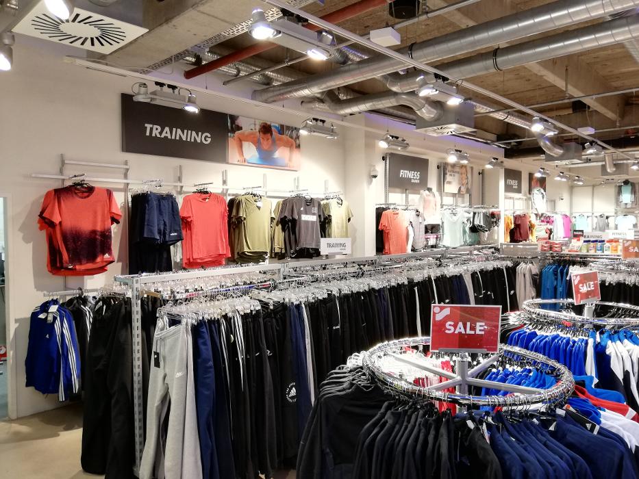 INTERSPORT Voswinkel Isenburg Zentrum, Hermesstraße in Neu-Isenburg