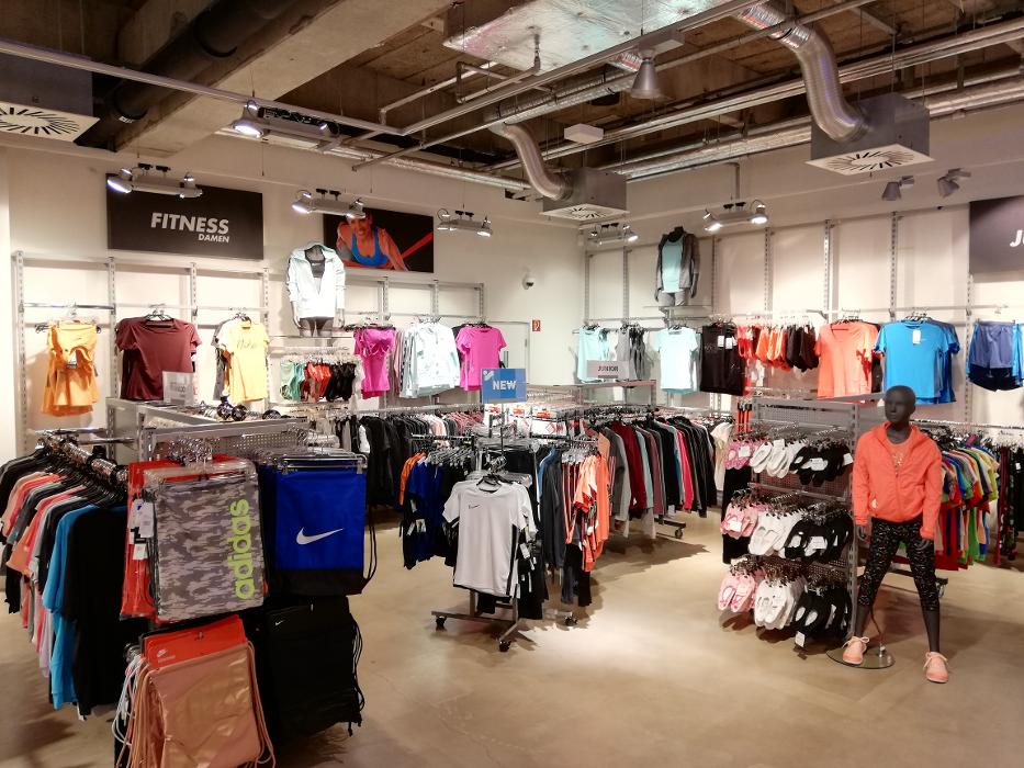 INTERSPORT Voswinkel Isenburg Zentrum, Hermesstraße in Neu-Isenburg