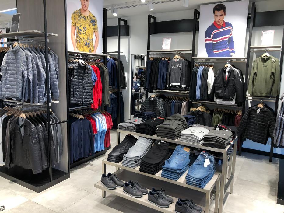 GUESS, Designer-Outlet-Straße in Parndorf