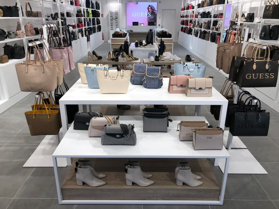 GUESS ACCESSORIES, Designer-Outlet-Straße in Parndorf