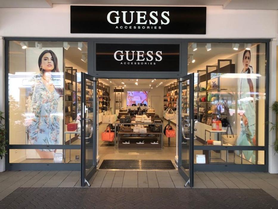 GUESS ACCESSORIES, Designer-Outlet-Straße in Parndorf
