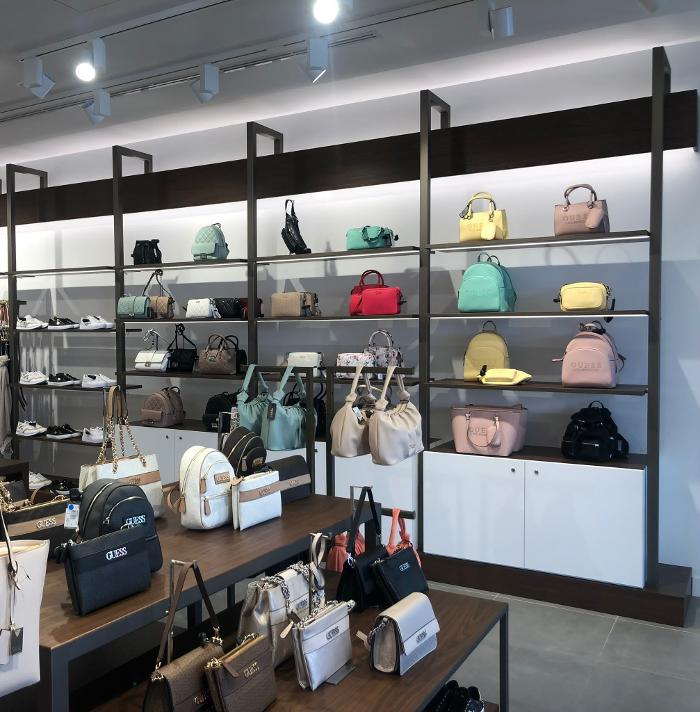 GUESS ACCESSORIES, Designer-Outlet-Straße in Parndorf