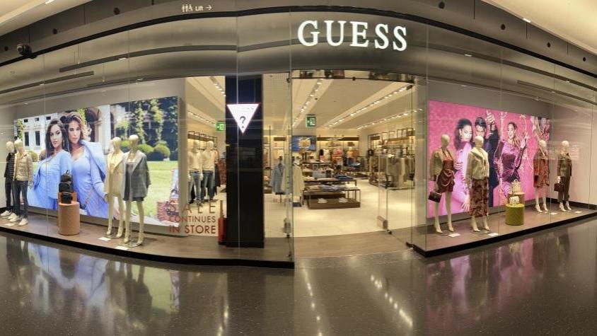 GUESS, Kalanderplatz in Zürich