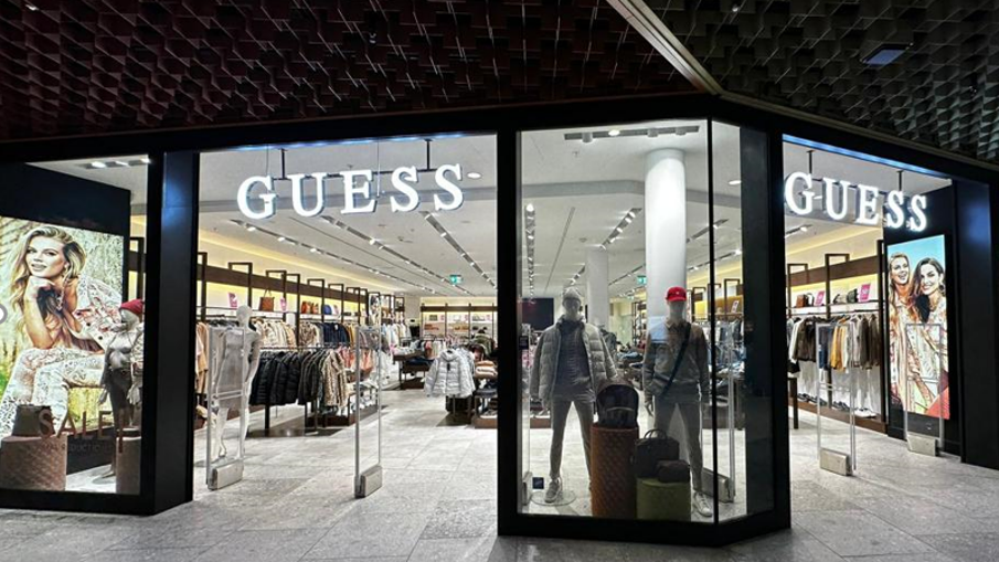 GUESS, Ebisquare-Strasse in Ebikon