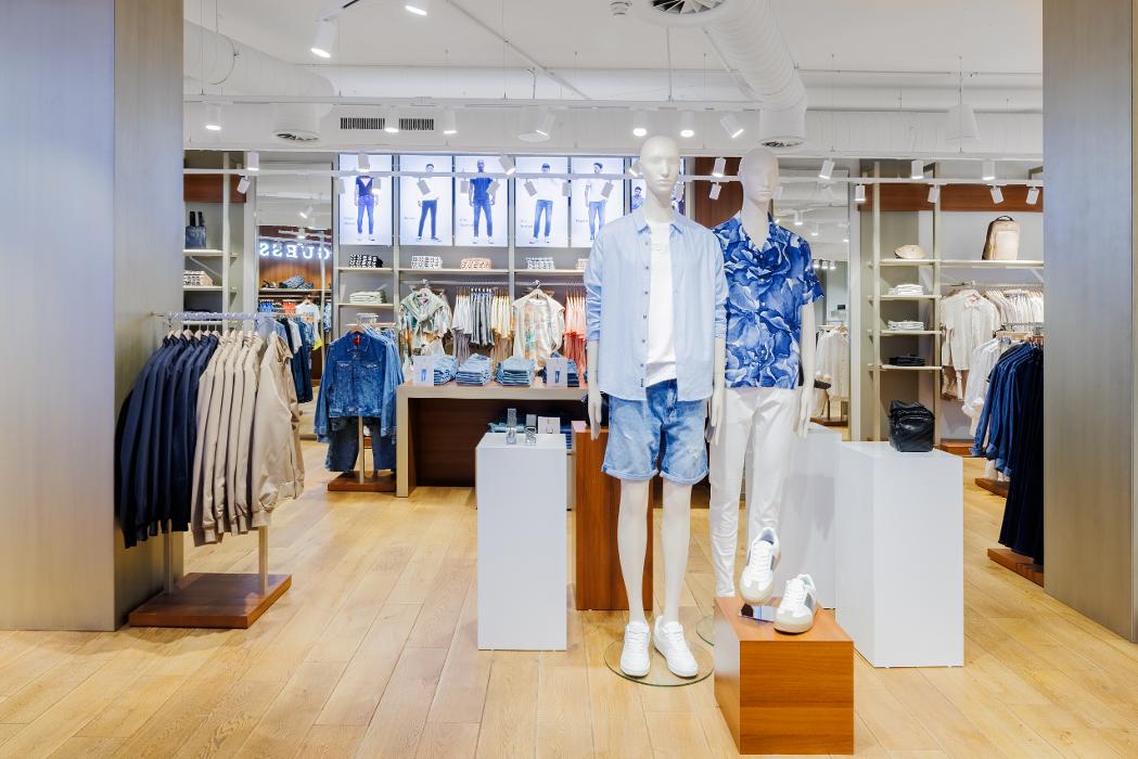 GUESS, Mühlstraße in Metzingen