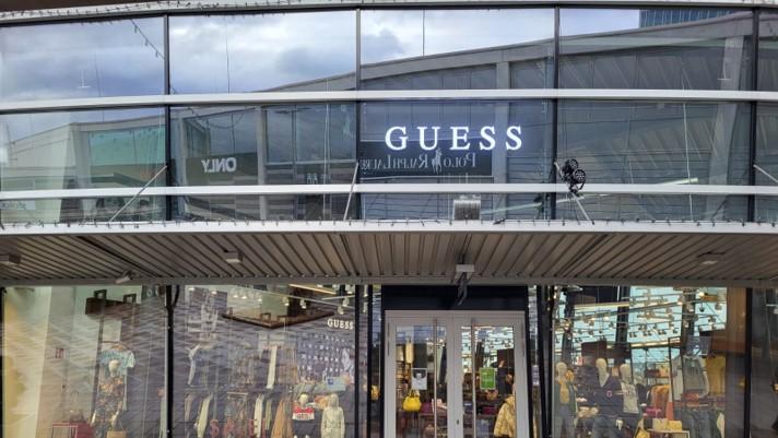 GUESS, An der Vorburg in Wolfsburg