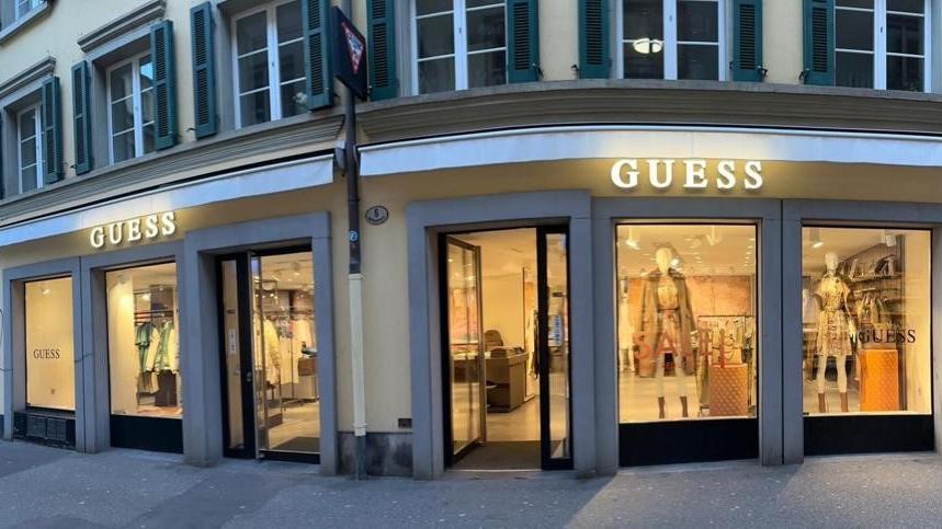 GUESS, Hertensteinstrasse in Luzern