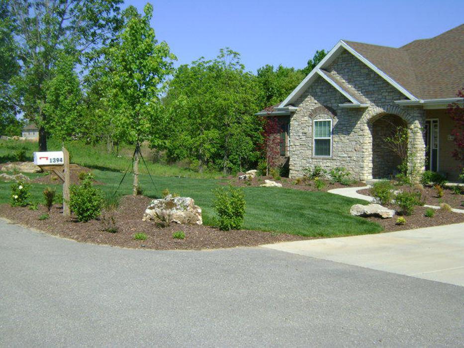 Castlerock Landscape - Sparta, MO