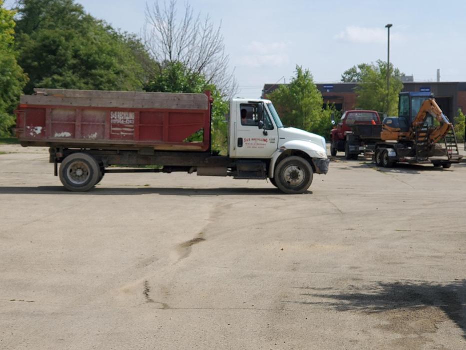 S & S Rolloffs - Rockford, IL